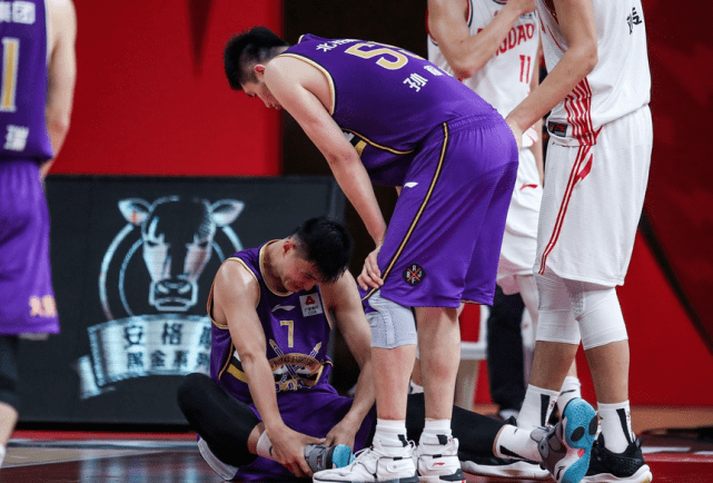  纽伦堡防守漏洞百出惨败领头羊暴露实力差距  