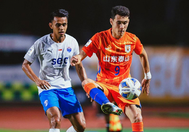 亚眠门将神勇发挥多次扑救零封对手取胜 亚眠门将神勇发挥多次扑救零封对手取胜